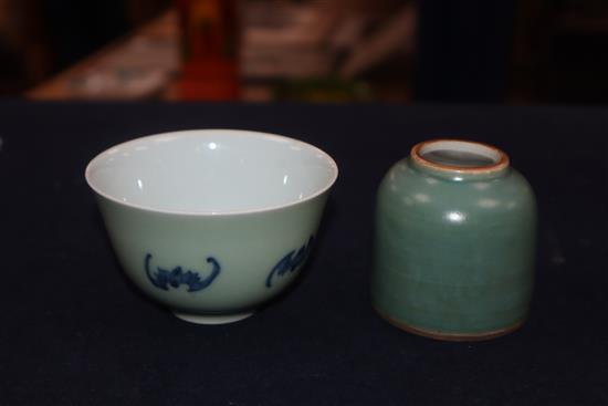 A Chinese blue and white tea bowl and a Chinese green glazed ink pot tallest 6cm